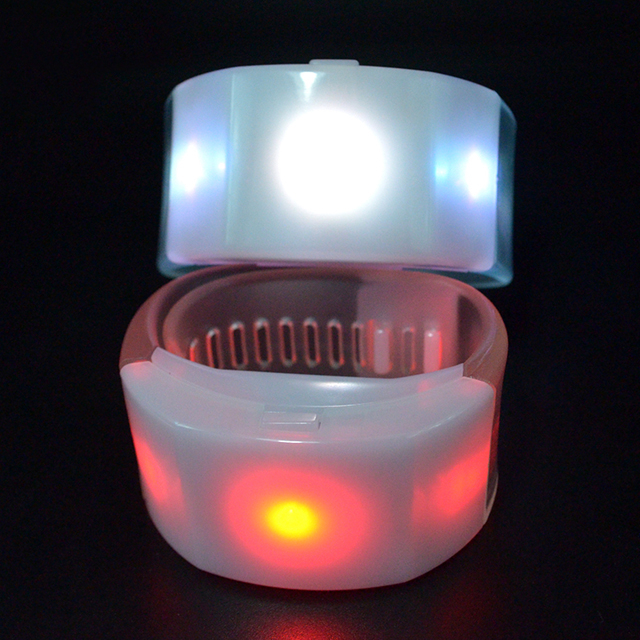 LSRM05 New Creative Promotional Programmable Wireless Flash Lighting Radio Remote Control LED Bracelet